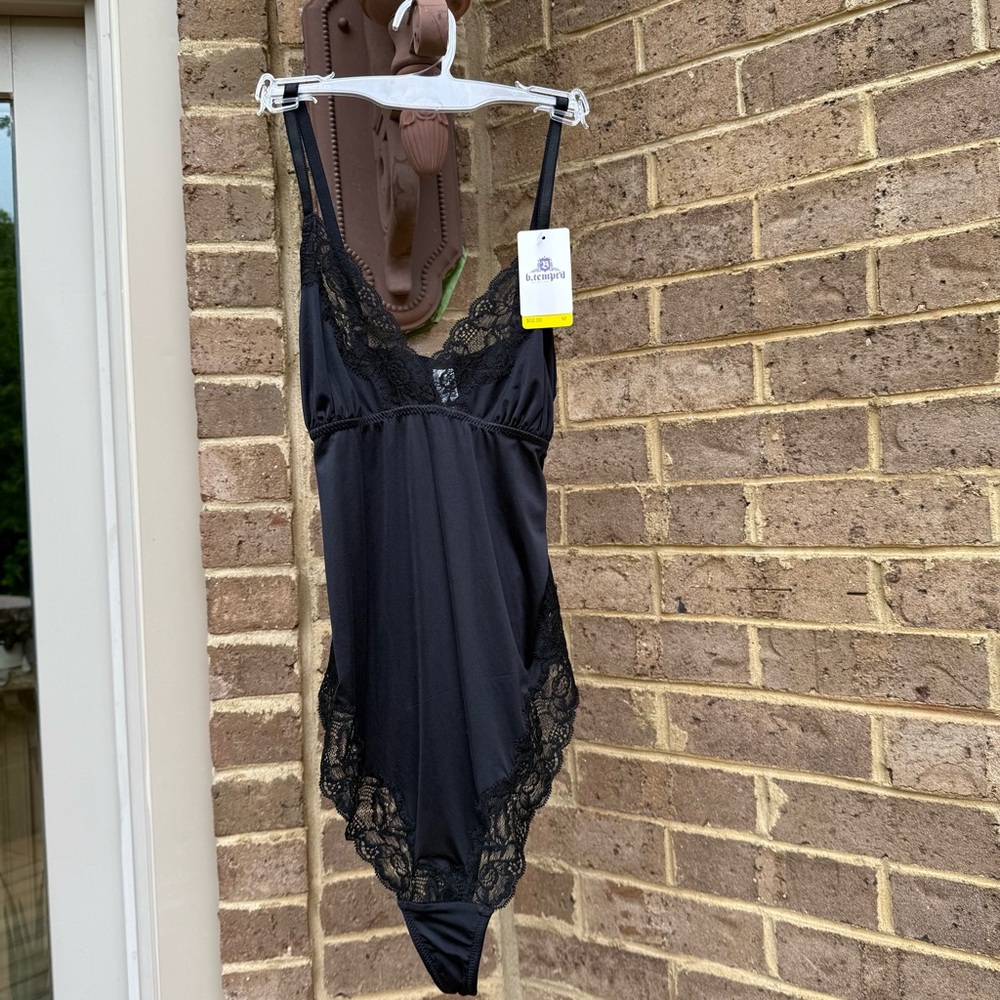 b.tempt’d by Wacoal Black Always Composed Bodysuit